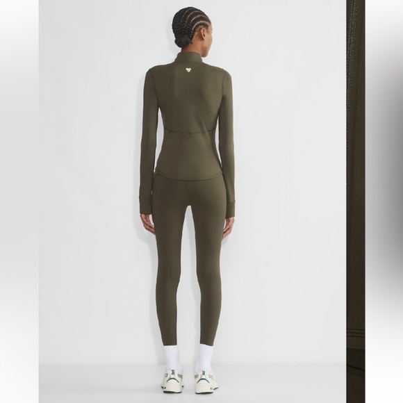 Aritzia Golden Heatform Relay Zip-Up in Dark Olive - Picture 2 of 10